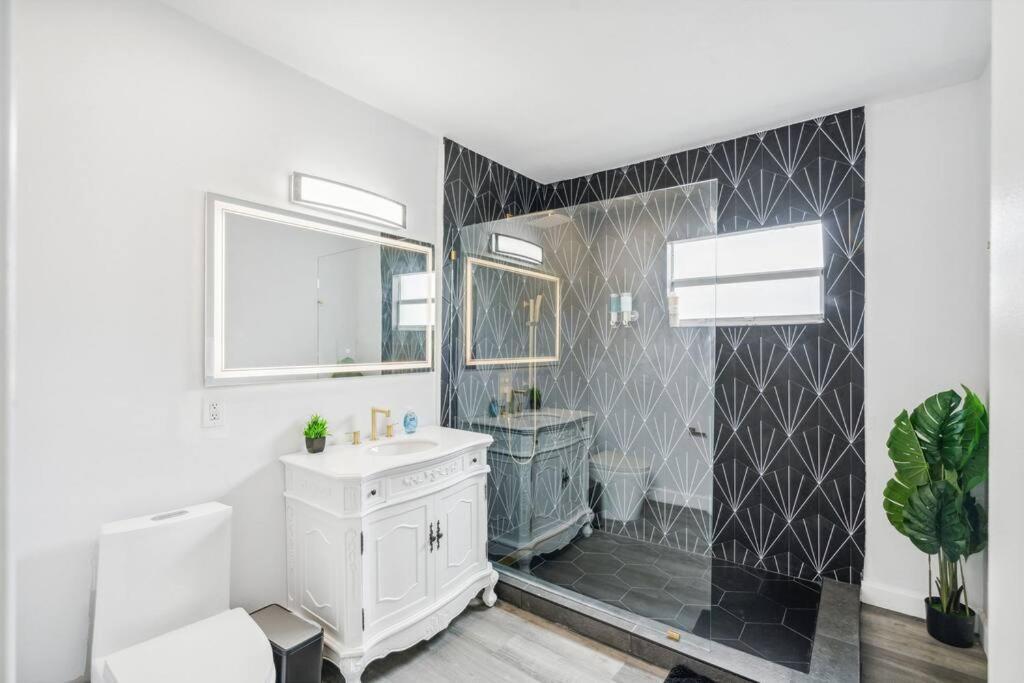 New! Havana Nights Villa ! Walk To Calle Ocho! Μαϊάμι Εξωτερικό φωτογραφία